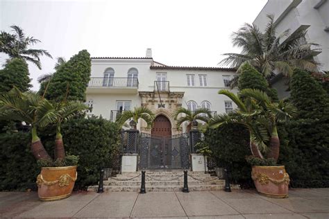 when did versace buy his mansion|casa casuarina true story.